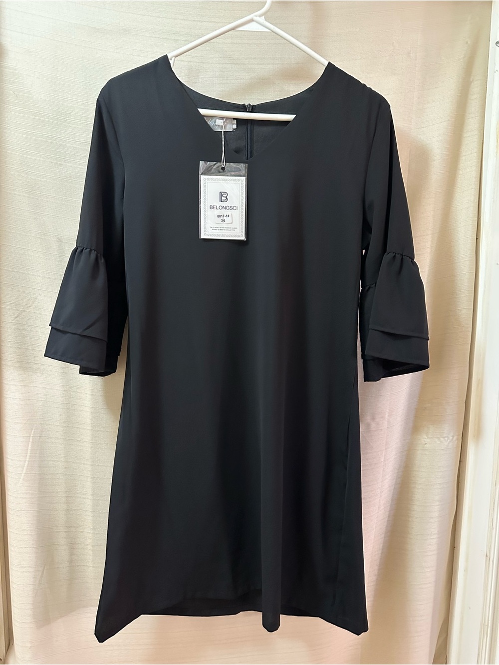 Belongsci Black Bell Sleeve Shift Dress Women’s Small V-Neck Career Party NWT